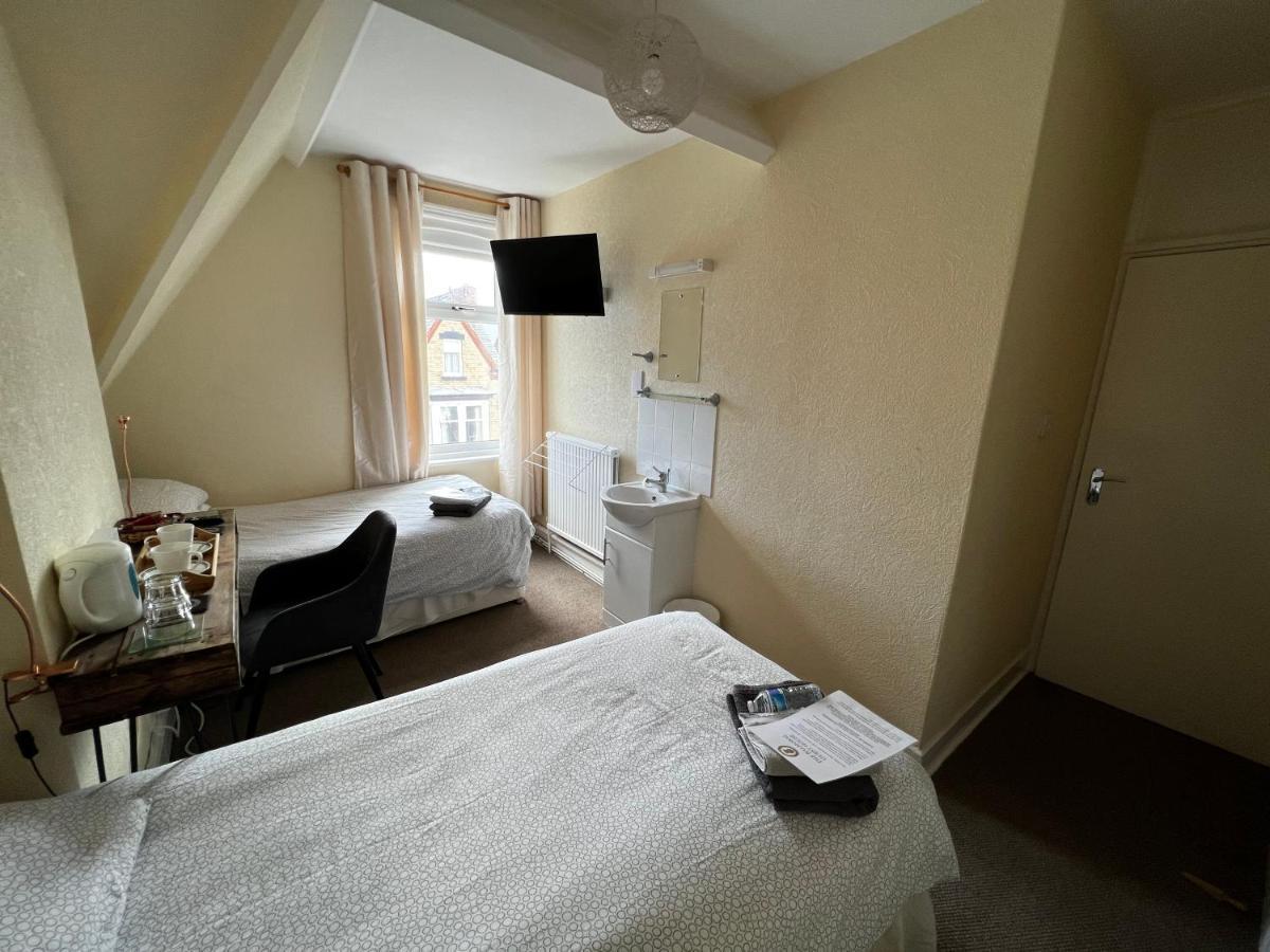 The Balmoral Guest House Бридлингтън Екстериор снимка